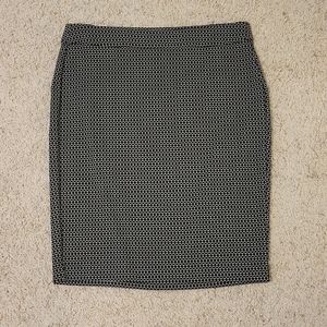 Large, ELLE polyester rayon blended skirt